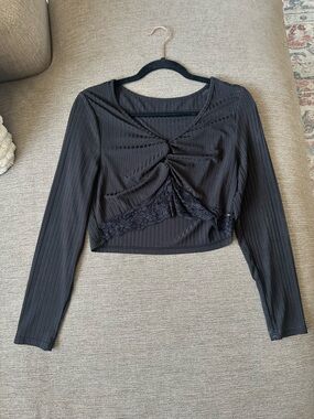 Black Long-Sleeve Twist Front Lace Trim Crop Top